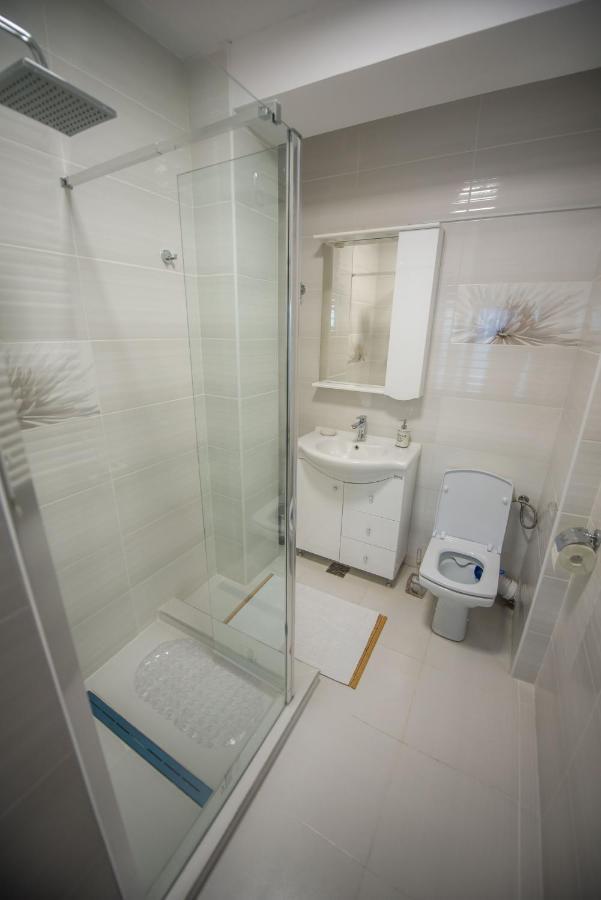 Black Sea Booking - Munchen นาโวดาริ ภายนอก รูปภาพ